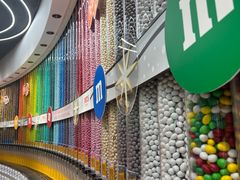 -m豆巧克力世界(上海世茂广场店)