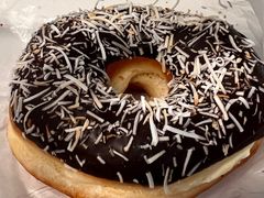 巧克力椰丝多拿-巴黎贝甜(阳光上东店)