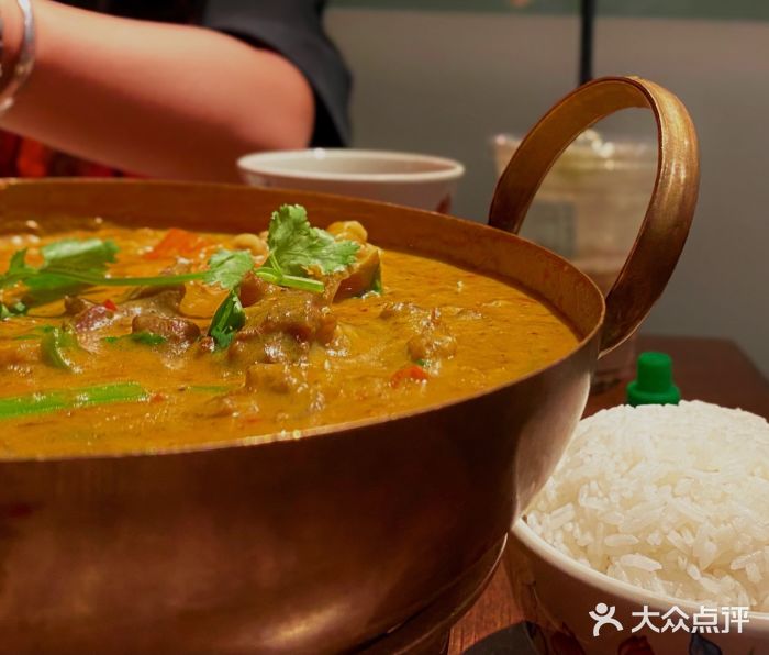大头虾越式风味餐厅(光明广场店)越式咖喱牛腩煲图片