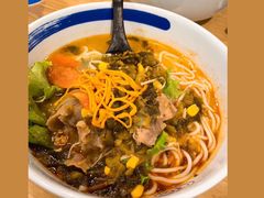 -花馬肆.云南过桥米线(汉神购物广场现场熬汤店)