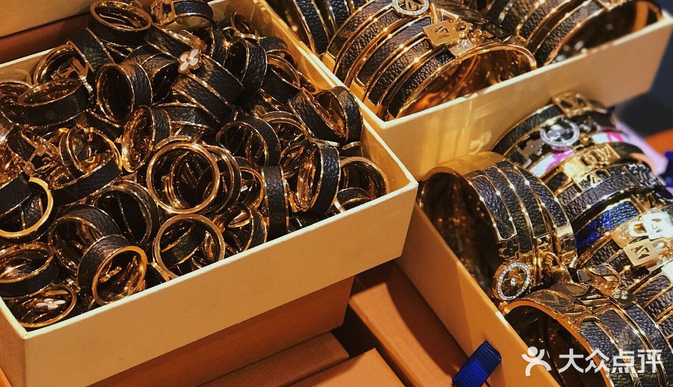 成都探店 | 女生们的梦想一整面墙的LV中古包低至千元💰