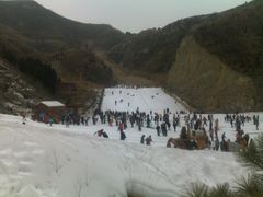 -济南卧虎山滑雪场