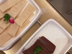 -左庭右院鲜牛肉火锅(金山万达店)