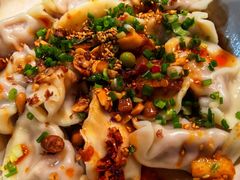 手工包的钟水饺-爆炸头阿姨小四川正宗川味小吃(无任何分店)