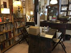 -邊城書店