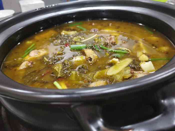 第一次吃酸菜鸡非常好吃,下次还会去的