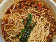 小锅米线-云海肴云南菜(浦江欢乐颂店)