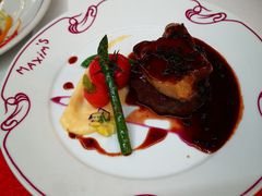 煎雪龙里脊配鹅肝红酒黑菌少司-马克西姆餐厅(崇文门店)