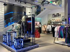 -阿迪达斯(武林银泰三叶草店)