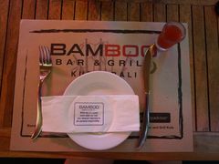 餐具摆设-Bamboo Bar & Grill Restaurant