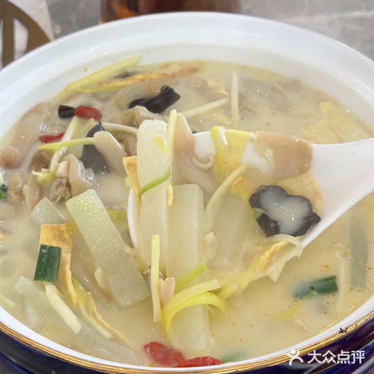 鲜掉眉蛏子汤小黄鱼！