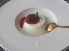 -MONICH牛排融合餐厅(和义大道购物中心店)