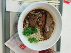 -东方既白(上海浦东国际机场)