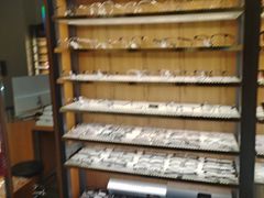 -优医视平价眼镜蔡司依视路折扣工厂店(十里堡店)