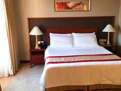 -汕尾巴黎半岛酒店