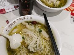 -渝是乎酸菜鱼·川渝小炒(新世界百货望京店)