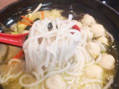 -灵芝妹子海鲜米线(香炉礁山姆店)