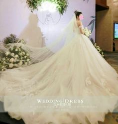 -艾米丽婚纱礼服