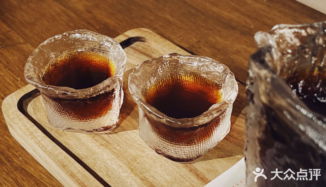 感觉进到了一个神奇的万花筒世界，有很多东西有点意思