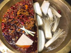 -沸炉重庆老火锅(军事博物馆店)