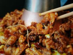 二哥芋儿蛙-炉小二铜锅牛蛙•川湘菜(三里屯店)