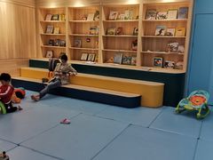 -蓝旗亲子游泳(范湖万达广场店)