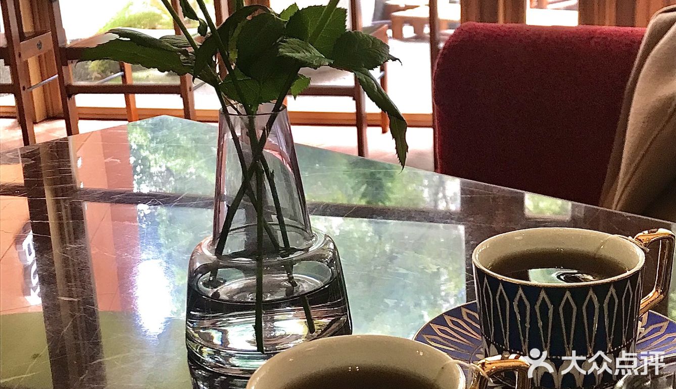 谁能想到  在这家西餐厅里看大头儿子！