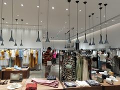 -URBAN REVIVO(西安Momopark店)