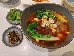 红烧牛肉面-鹿港小镇(金虹桥国际中心店)