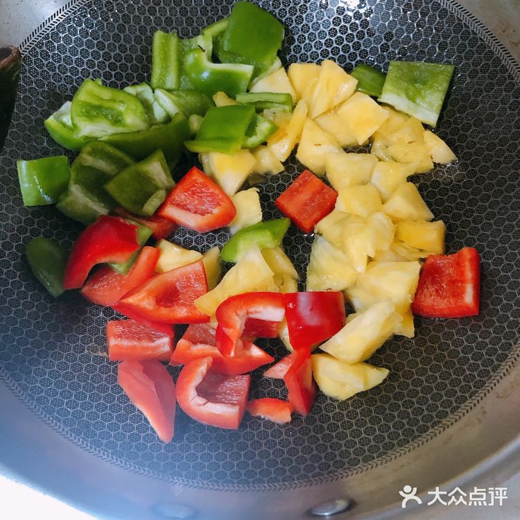 菠萝🍍季限定美食——菠萝咕咾肉