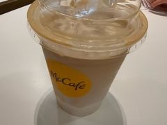 -麦当劳(上海虹桥站30B检票口楼上)