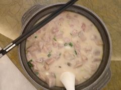 -东豪园林海鲜酒家(南港路辅路店)