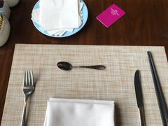 餐具摆设-海鲜自助·汇咖啡厅(宜宾绿发皇冠假日酒店)