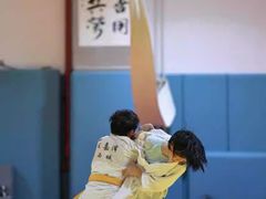 -悦动体能篮球羽毛球网球(三里河店)