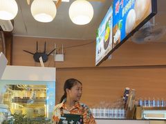 -椰吉满•鲜椰饮品(侨港黑金冠好店)