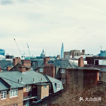 又要例行惯例的happy hour 时刻把酒共欢庆