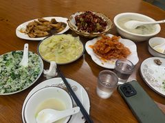 -胡子饮食店