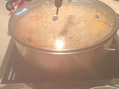 -尚尚仙·酸汤猪手·猪肚鸡火锅(华联万柳购物中心店)