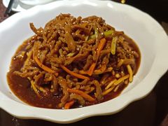 馓子牛肉丝-刘胖子家常菜·蹄花焖藕(中央花园店)