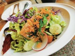 -Chom Cafe and Restaurant