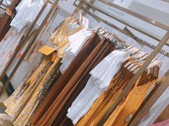 -URBAN REVIVO(济南世茂广场店)