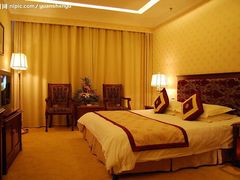 喜鹊愉家(东明路店)-喜鹊愉家酒店(郑州曼哈顿博览中心地铁站店)