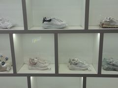 -翰皇直营洗衣洗鞋(望京鹿港店)