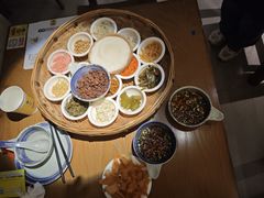 -包整·丝娃娃(一览甲秀楼风景店)