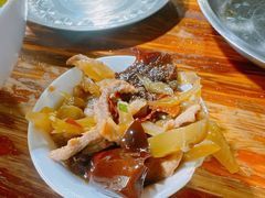 单加酸菜肉丝-越洋肖氏老米线(杨家坪店)