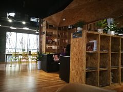 大堂-新华里咖啡书吧(新华书店小寨店)