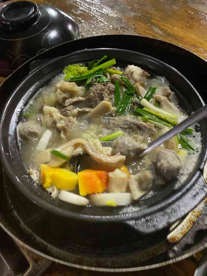 阿三靓汤"藏在同心家园三期附近的一个美食店,这里.