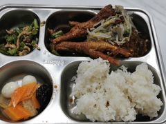 -杭州中沃沃尔沃4S店(滨江区店)