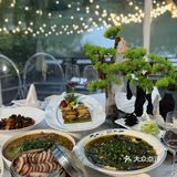 陪妈妈过节选地方吃饭，选了公园的一家花园餐厅