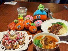 新鲜草莓乐园松饼-StayReal Cafe(长宁来福士广场东八区店)